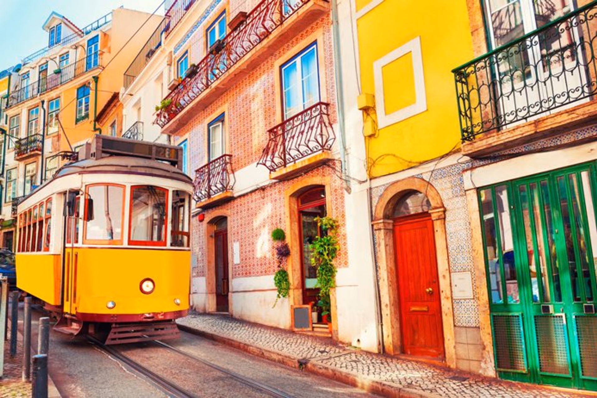 Residence Permit for a Financially Independent Person in Portugal Following a Refusal: The Case of an Indian Citizen