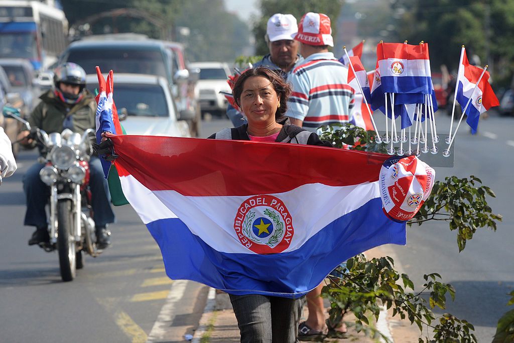 $Guide to Obtaining a Paraguay Citizenship on table