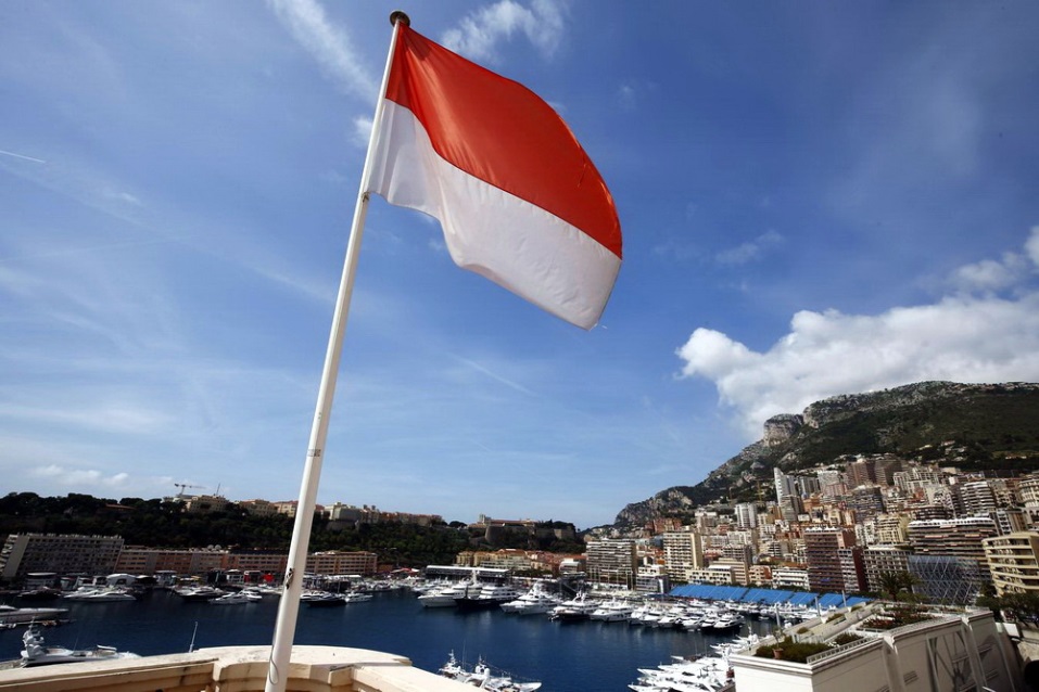 $How to obtain a Monaco residence permit on table